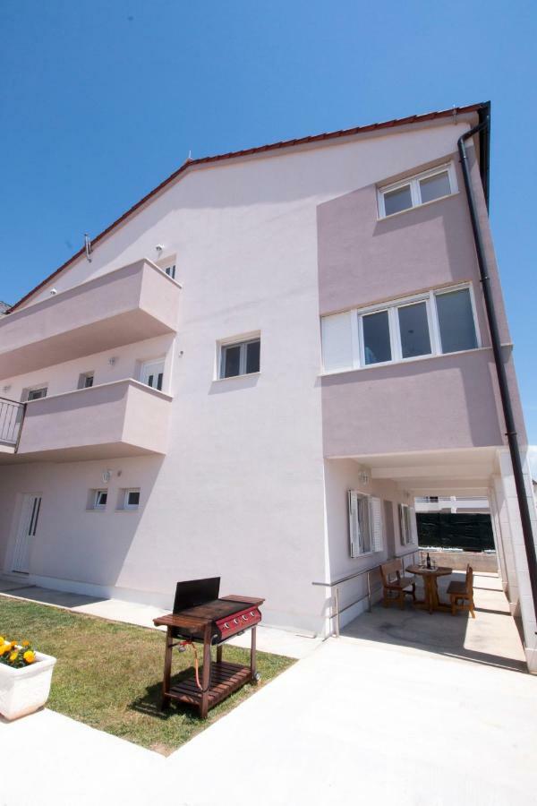 Apartments Liber ล็อควา โรโกซนิตซา ภายนอก รูปภาพ